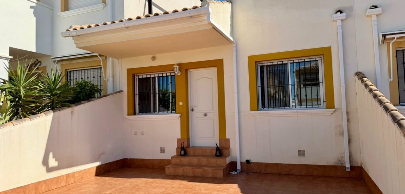 Sale - Townhouse -
Orihuela - Entre Naranjos Vistabella