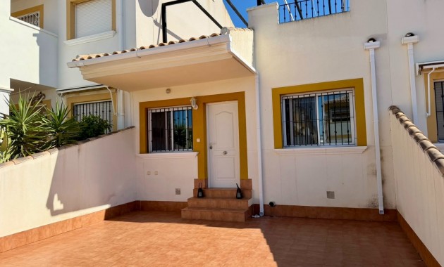 Sale - Townhouse -
Orihuela - Entre Naranjos Vistabella