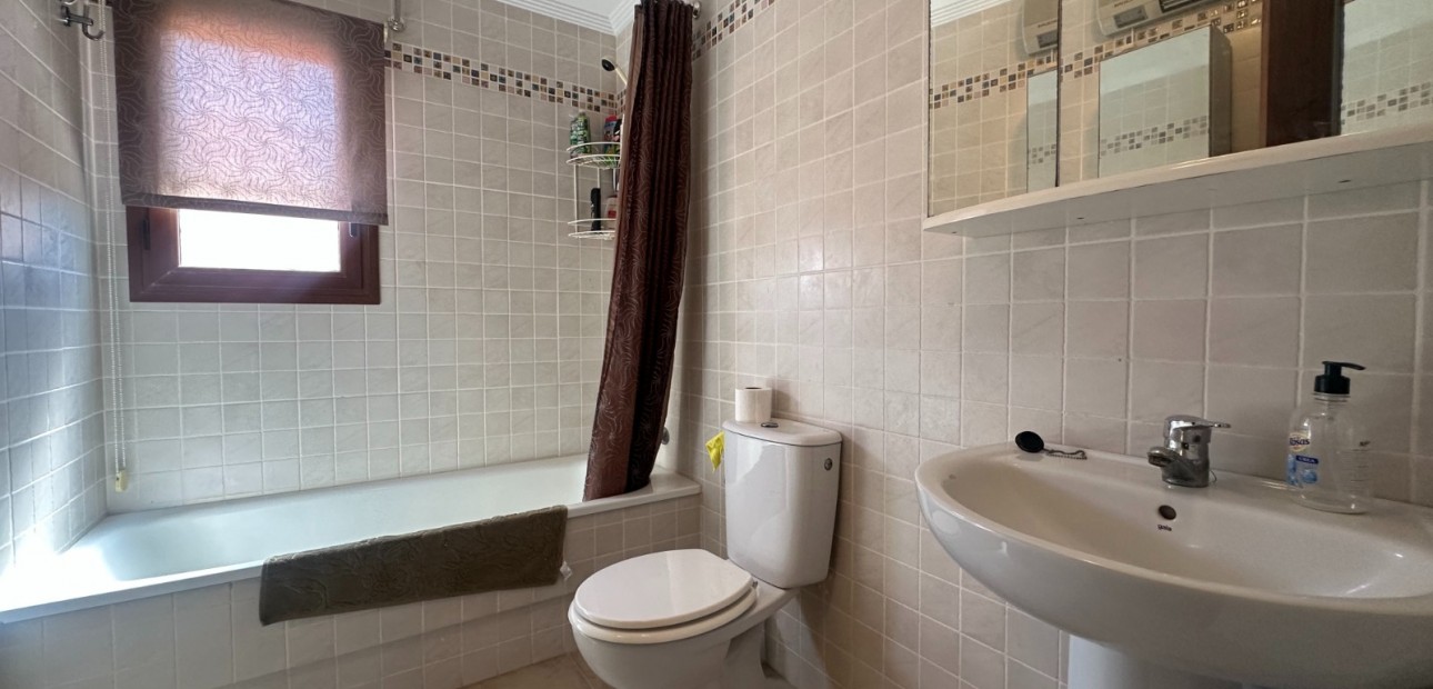 Sale - Apartment / flat -
Torrevieja - Aguas Nuevas