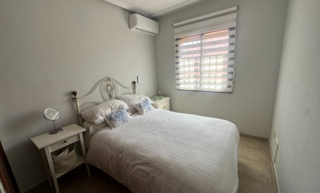 Sale - Apartment / flat -
Torrevieja - Aguas Nuevas