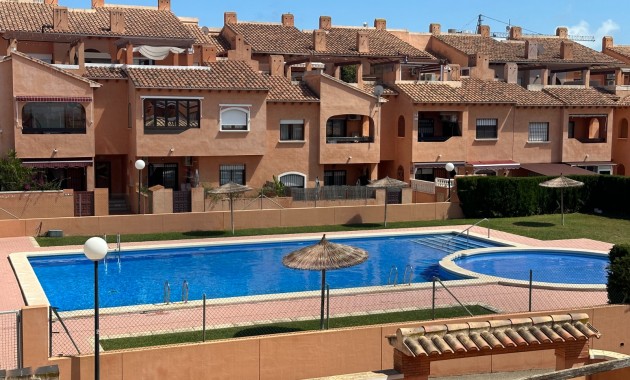 Sale - Apartment / flat -
Torrevieja - Aguas Nuevas