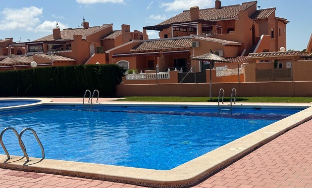 Sale - Apartment / flat -
Torrevieja - Aguas Nuevas
