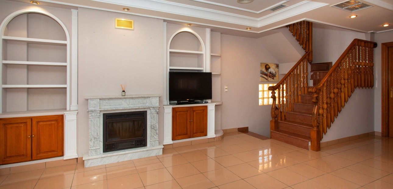 Venta - Villa -
Torrevieja