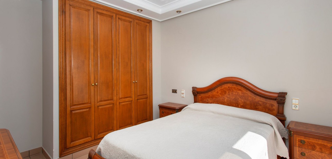 Venta - Villa -
Torrevieja