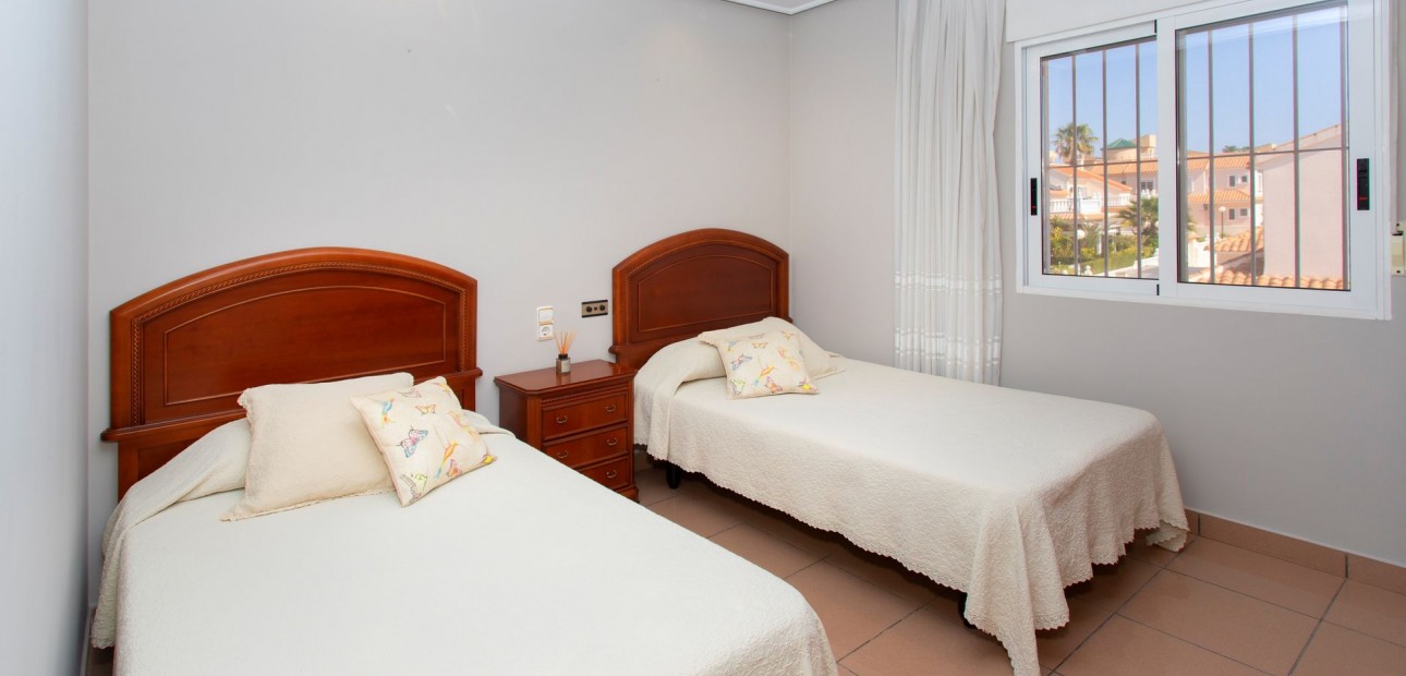 Venta - Villa -
Torrevieja