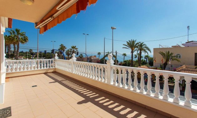 Venta - Villa -
Torrevieja