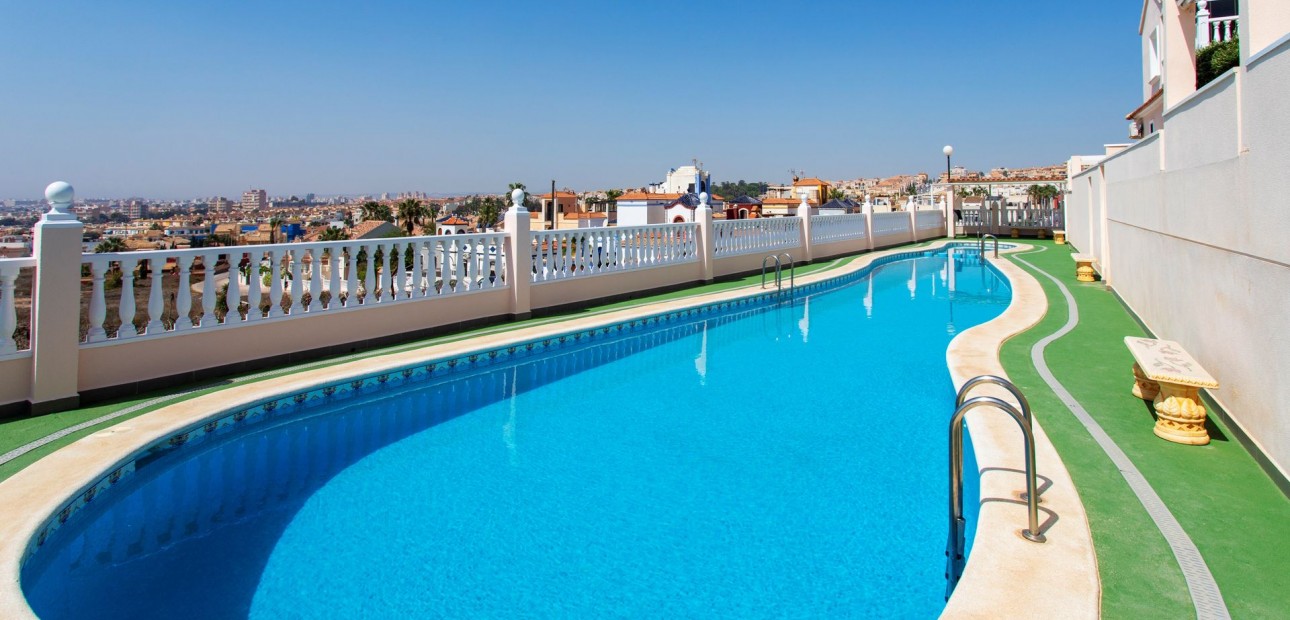 Venta - Villa -
Torrevieja