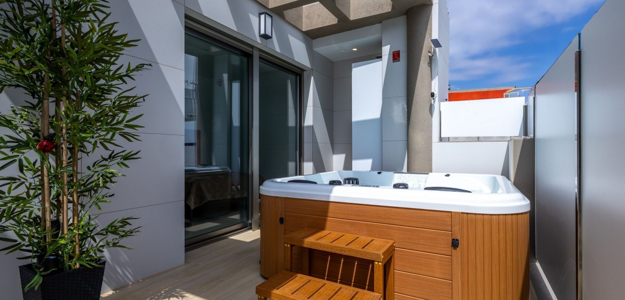 Sale - Apartment / flat -
Torrevieja