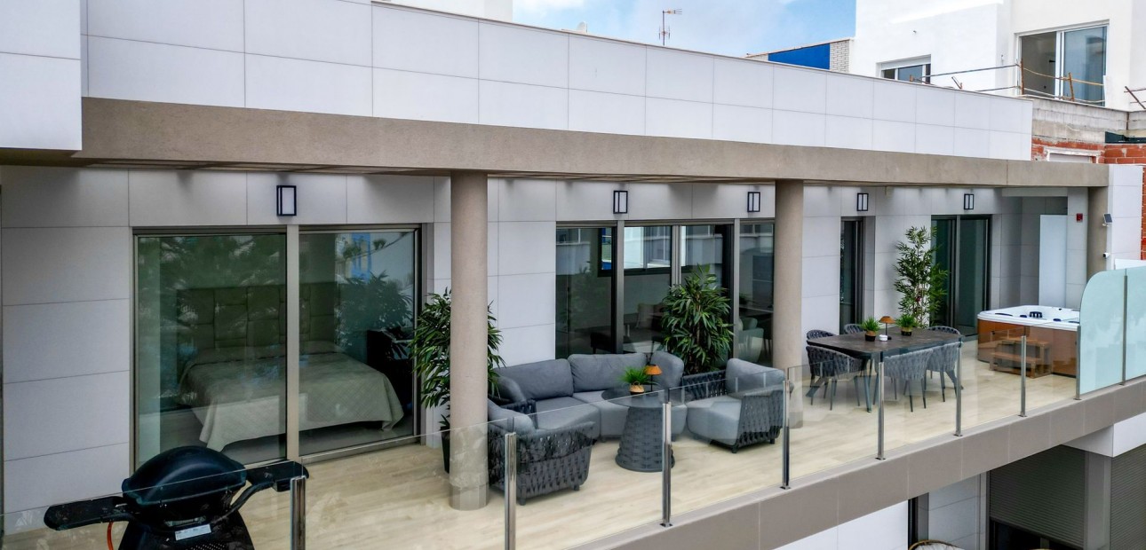 Sale - Apartment / flat -
Torrevieja