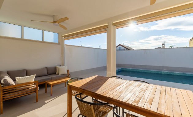 Sale - Villa -
Torrevieja
