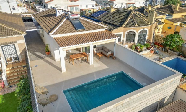 Sale - Villa -
Torrevieja