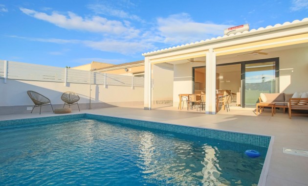 Sale - Villa -
Torrevieja