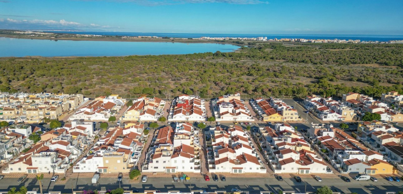 Sale - Villa -
Torrevieja