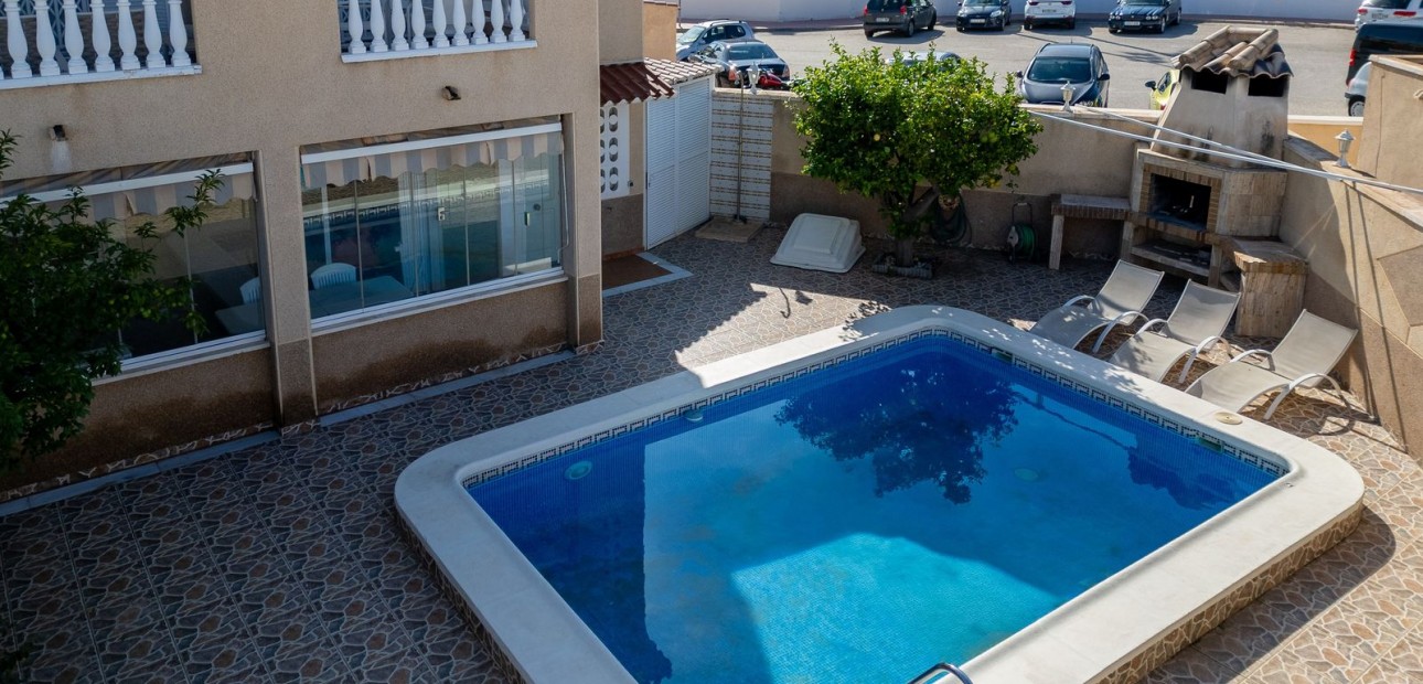 Sale - Apartment / flat -
Playa Flamenca