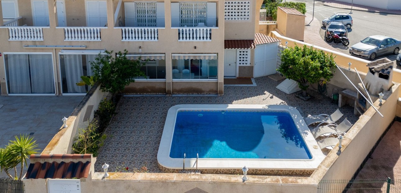 Sale - Apartment / flat -
Playa Flamenca