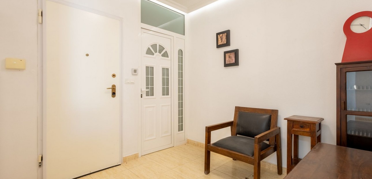 Sale - Apartment / flat -
Playa Flamenca