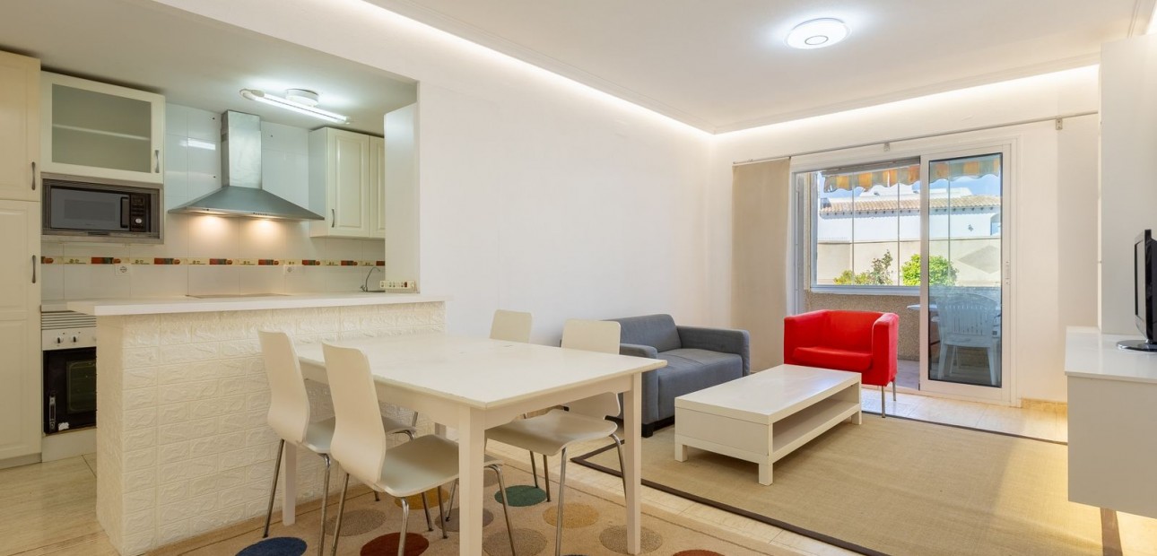 Sale - Apartment / flat -
Playa Flamenca