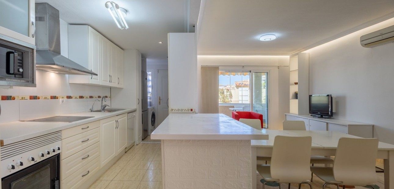 Sale - Apartment / flat -
Playa Flamenca