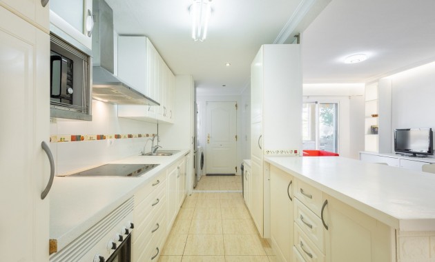 Sale - Apartment / flat -
Playa Flamenca