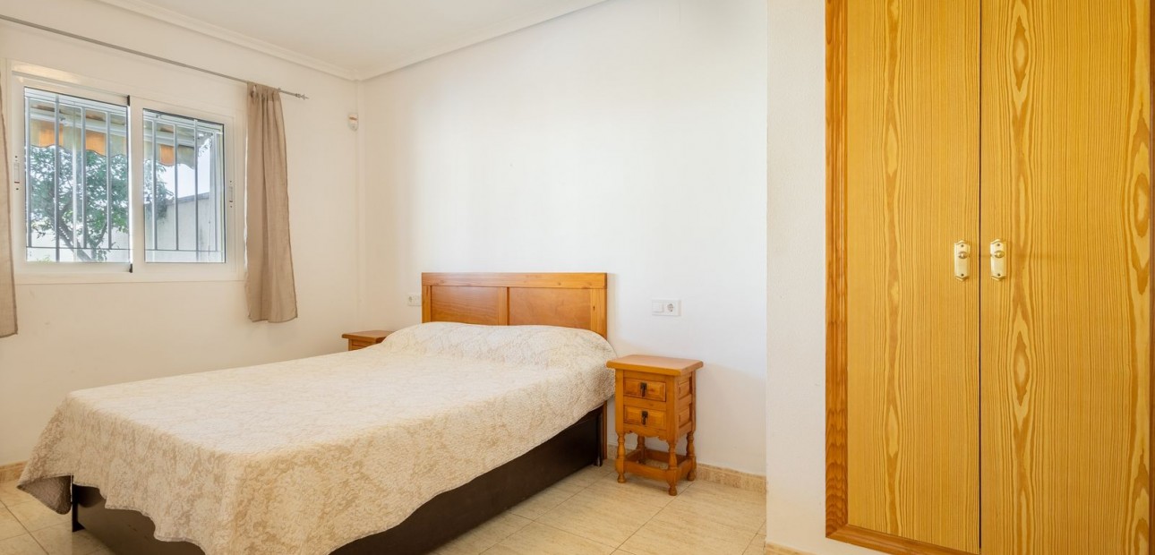 Sale - Apartment / flat -
Playa Flamenca