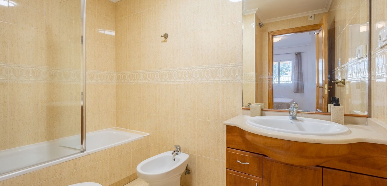 Sale - Apartment / flat -
Playa Flamenca