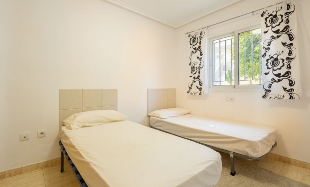 Sale - Apartment / flat -
Playa Flamenca