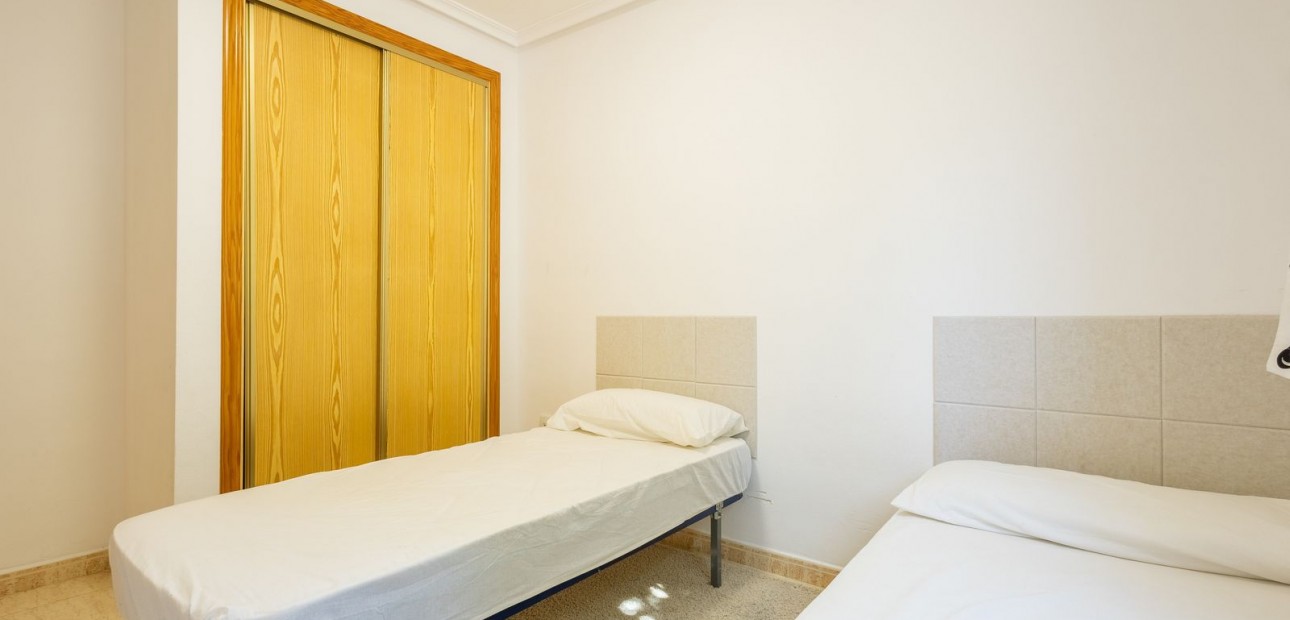 Sale - Apartment / flat -
Playa Flamenca