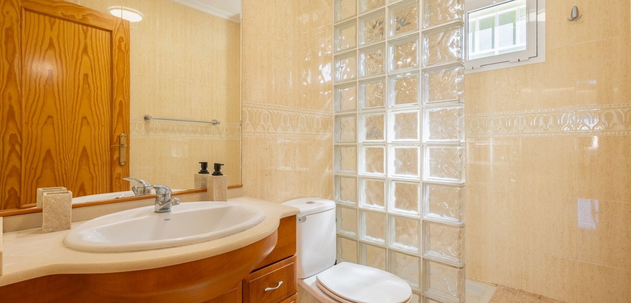 Sale - Apartment / flat -
Playa Flamenca