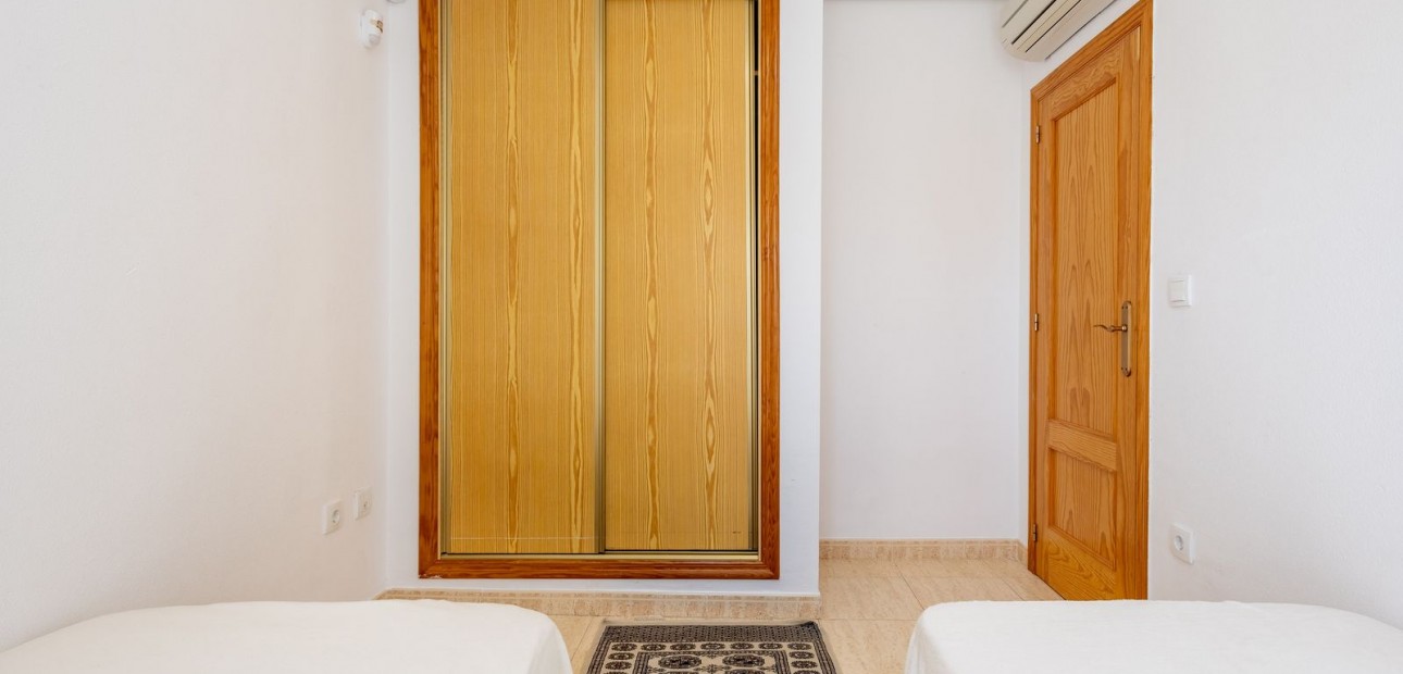 Sale - Apartment / flat -
Playa Flamenca