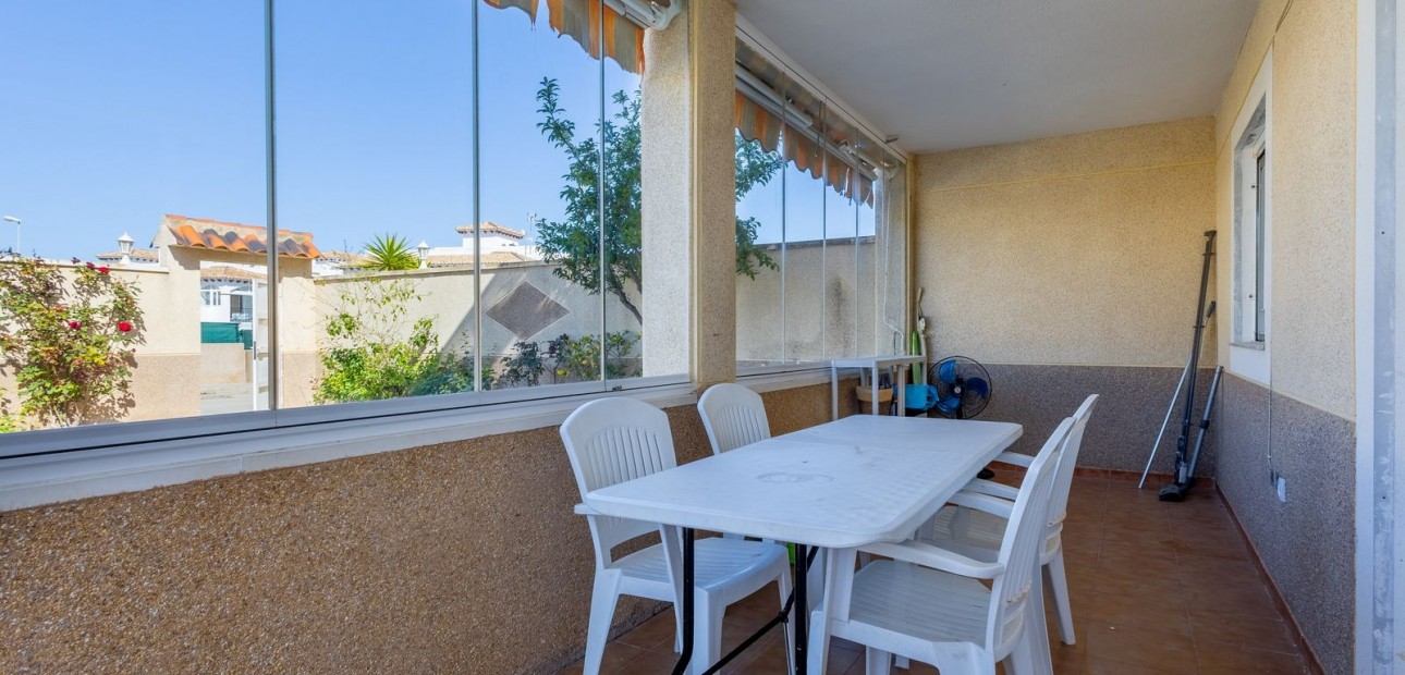 Sale - Apartment / flat -
Playa Flamenca