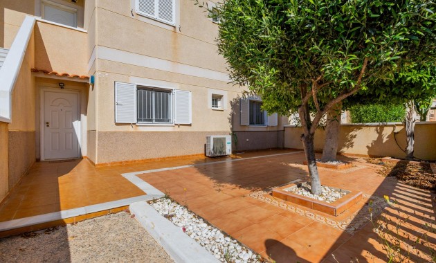 Sale - Apartment / flat -
Playa Flamenca