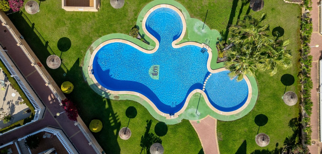 Sale - Apartment / flat -
Playa Flamenca