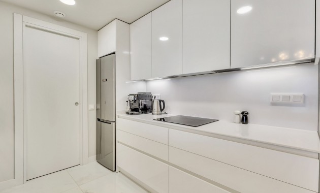 Venta - Apartamento / piso -
Benidorm