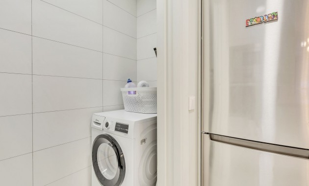 Venta - Apartamento / piso -
Benidorm