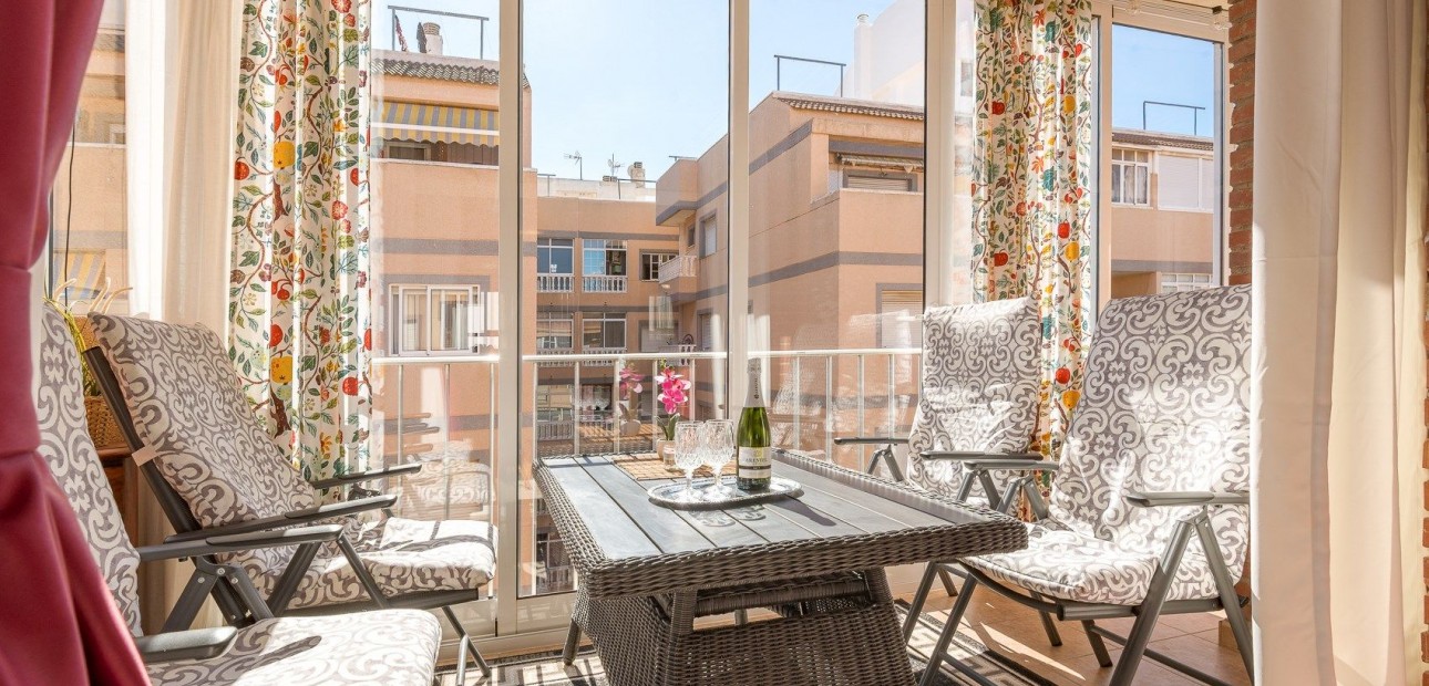 Sale - Apartment / flat -
Torrevieja