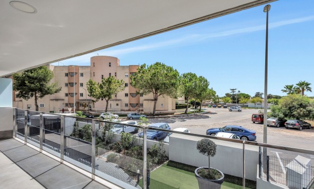 Venta - Apartamento / piso -
Campoamor