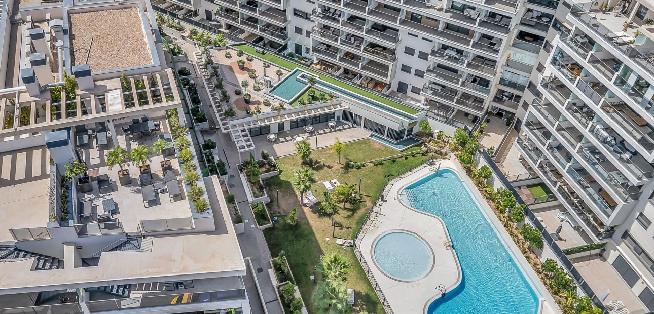 Venta - Apartamento / piso -
Campoamor