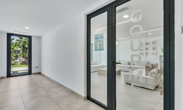 Venta - Apartamento / piso -
Campoamor