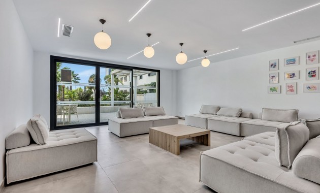 Venta - Apartamento / piso -
Campoamor