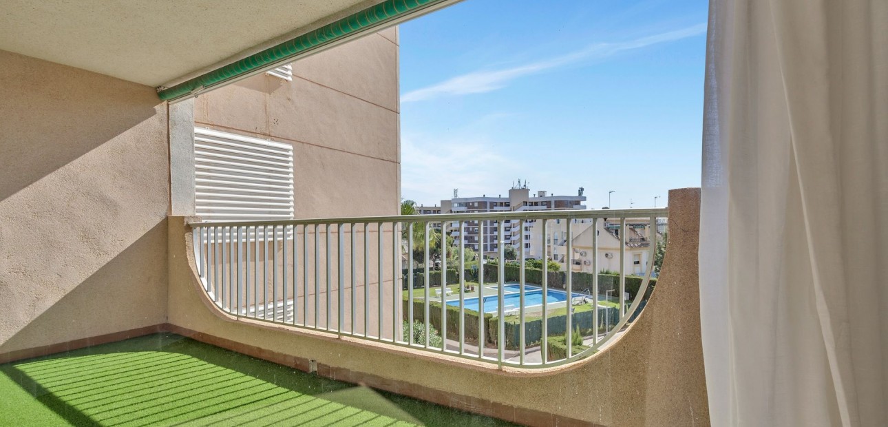 Sale - Apartment / flat -
Cabo Roig