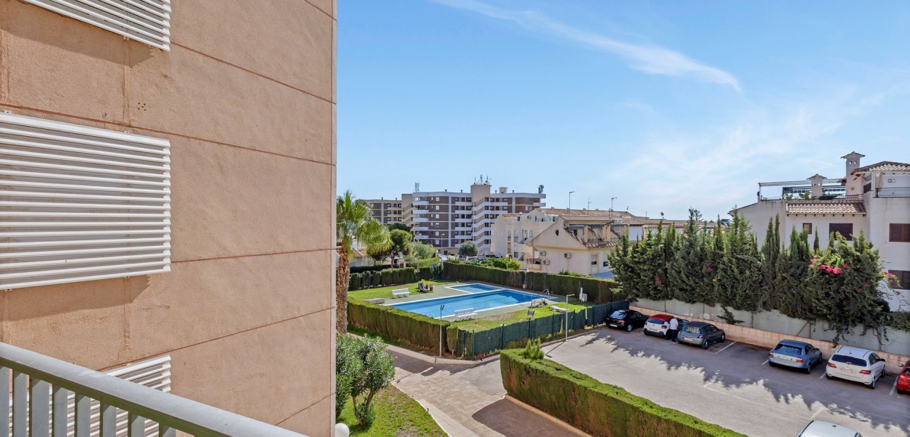 Sale - Apartment / flat -
Cabo Roig