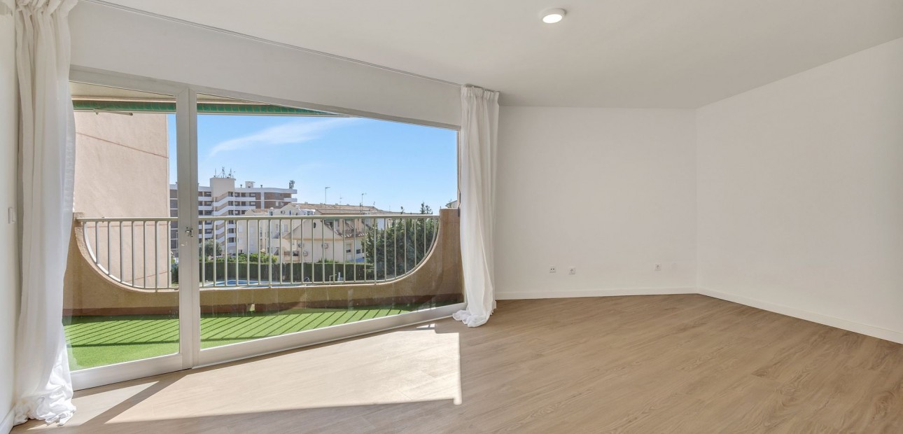Sale - Apartment / flat -
Cabo Roig