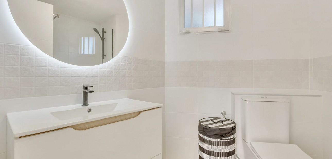 Sale - Apartment / flat -
Cabo Roig