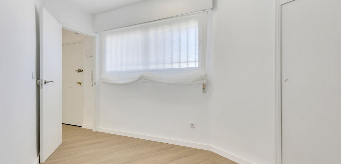 Sale - Apartment / flat -
Cabo Roig