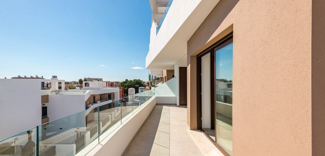 Sale - Apartment / flat -
Punta Prima