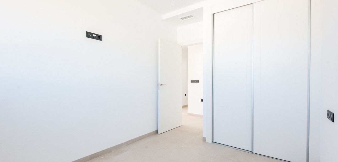 Sale - Apartment / flat -
Punta Prima