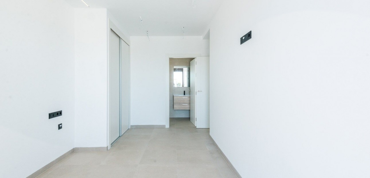 Sale - Apartment / flat -
Punta Prima