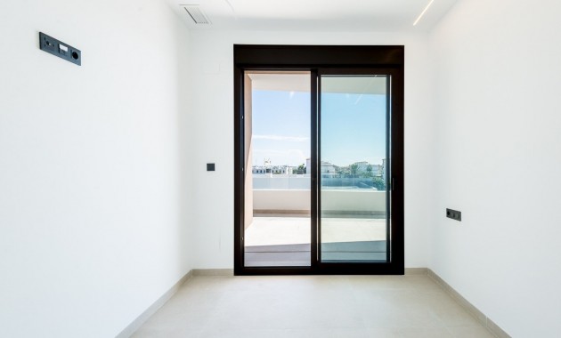 Sale - Apartment / flat -
Punta Prima