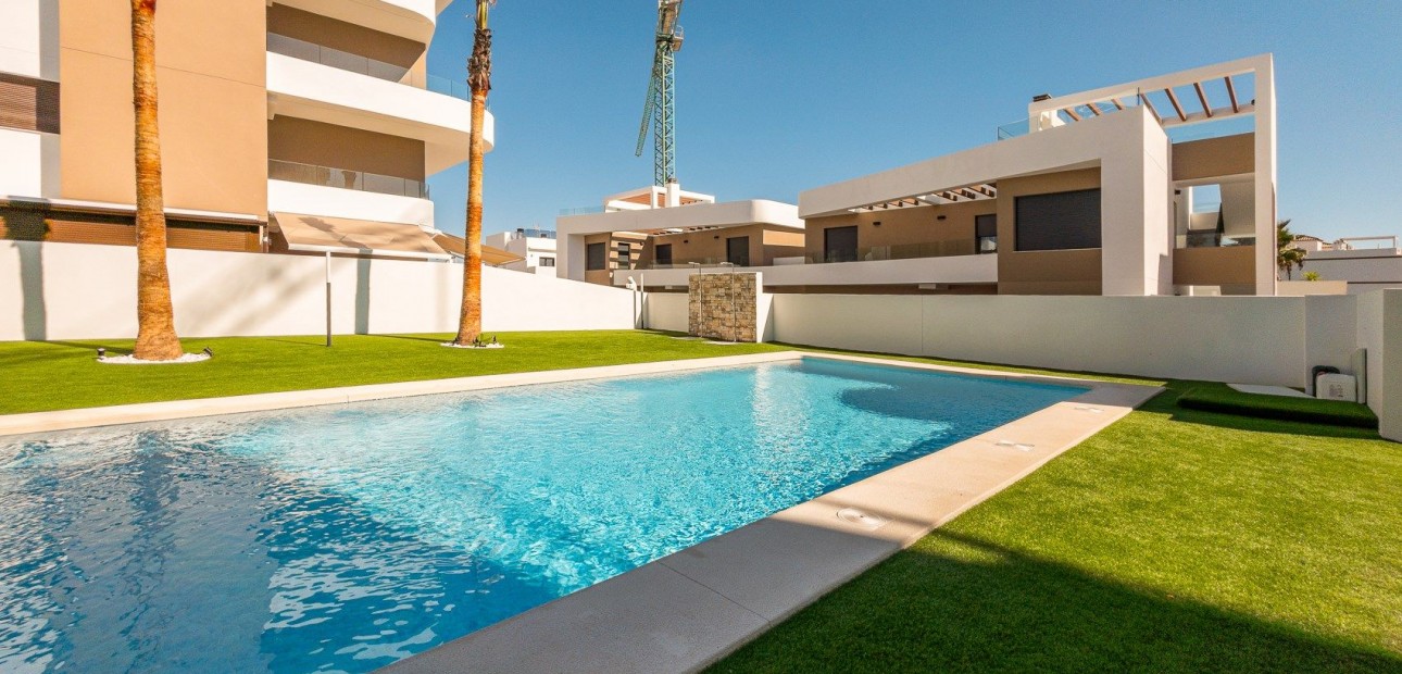 Sale - Apartment / flat -
Punta Prima
