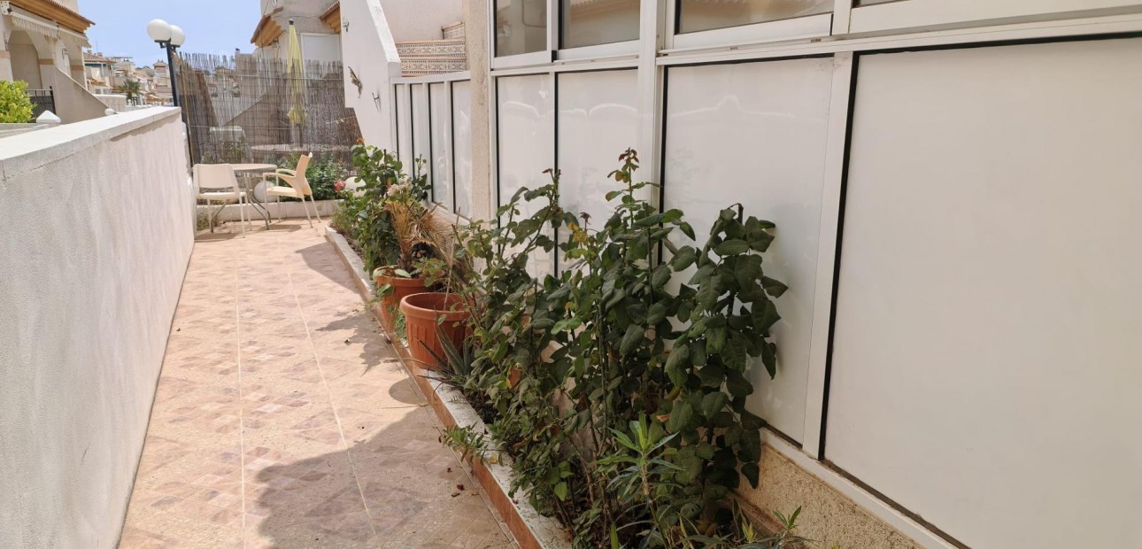 Sale - Terraced house -
Orihuela Costa - Playa Flamenca
